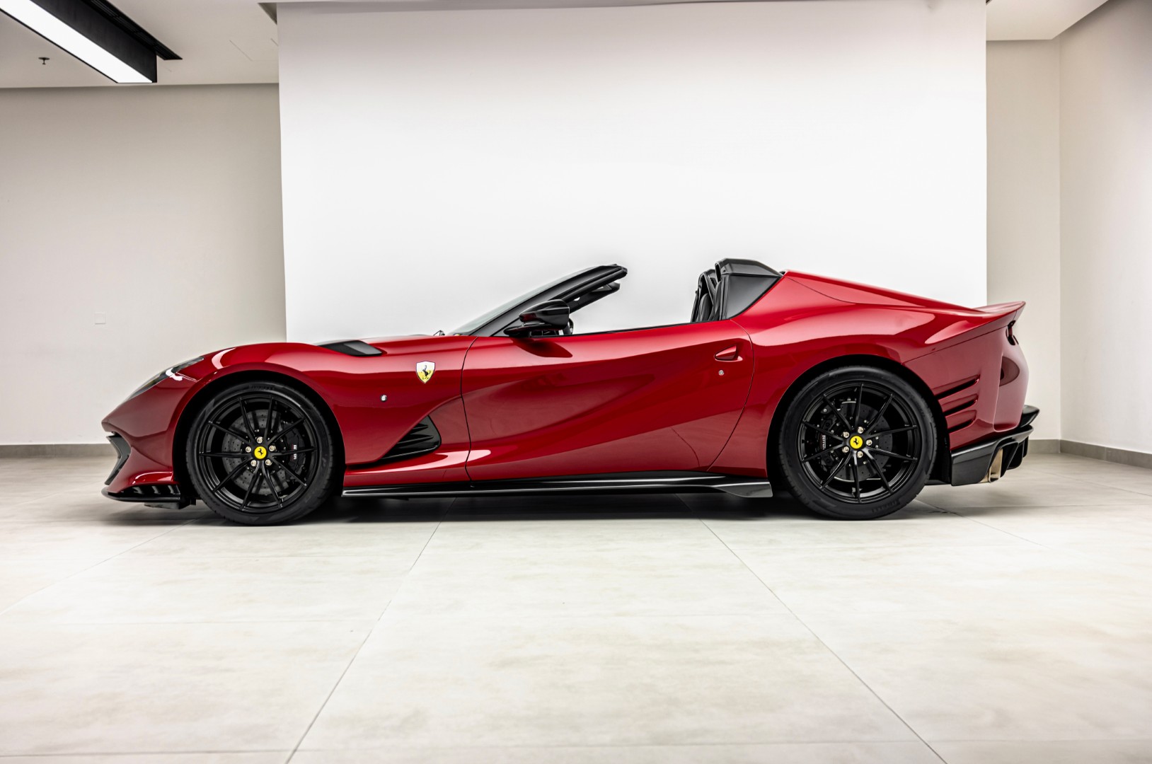 FERRARI 812 COMPETIZIONE APERTA